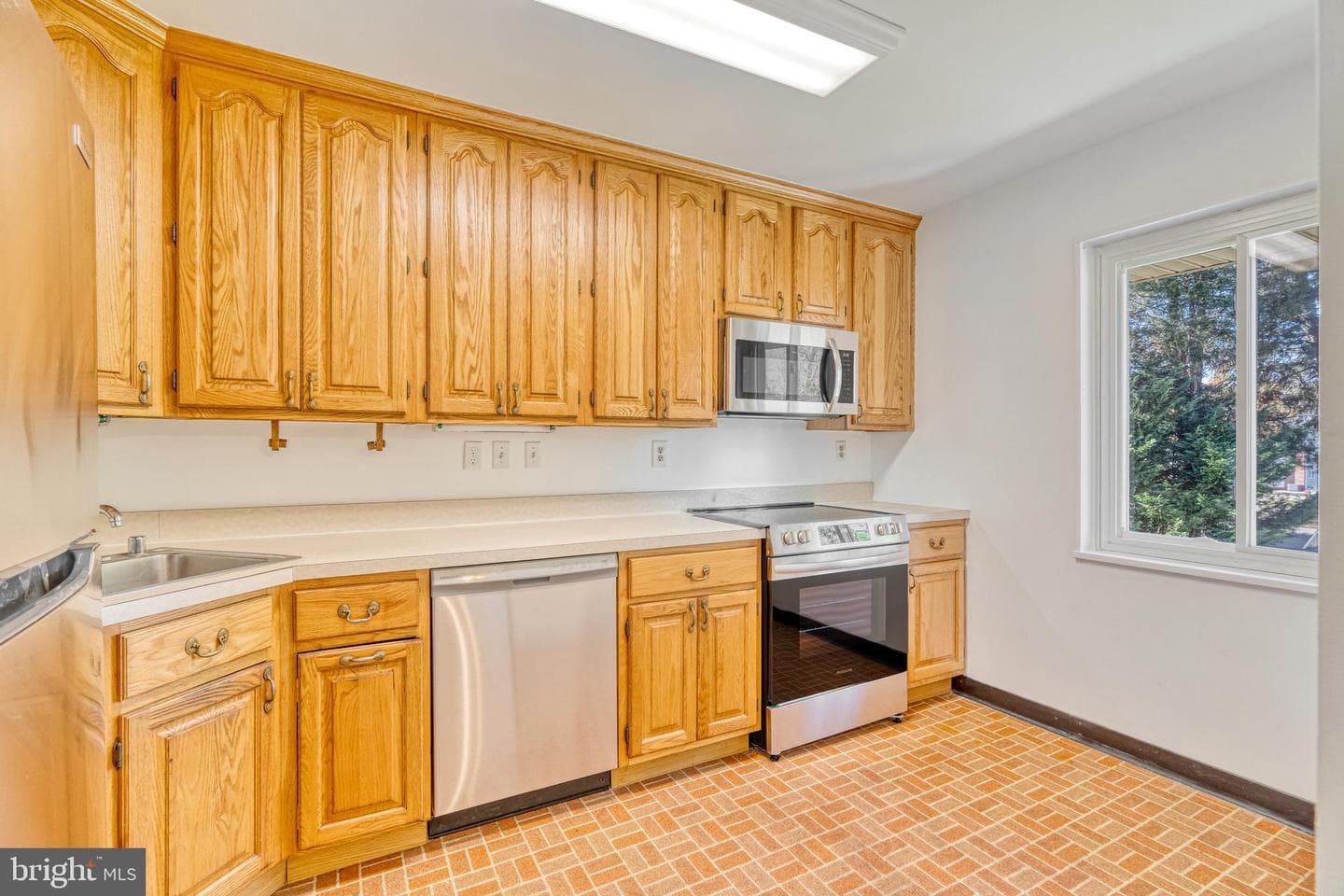 5008 Ravensworth Road photo 8
