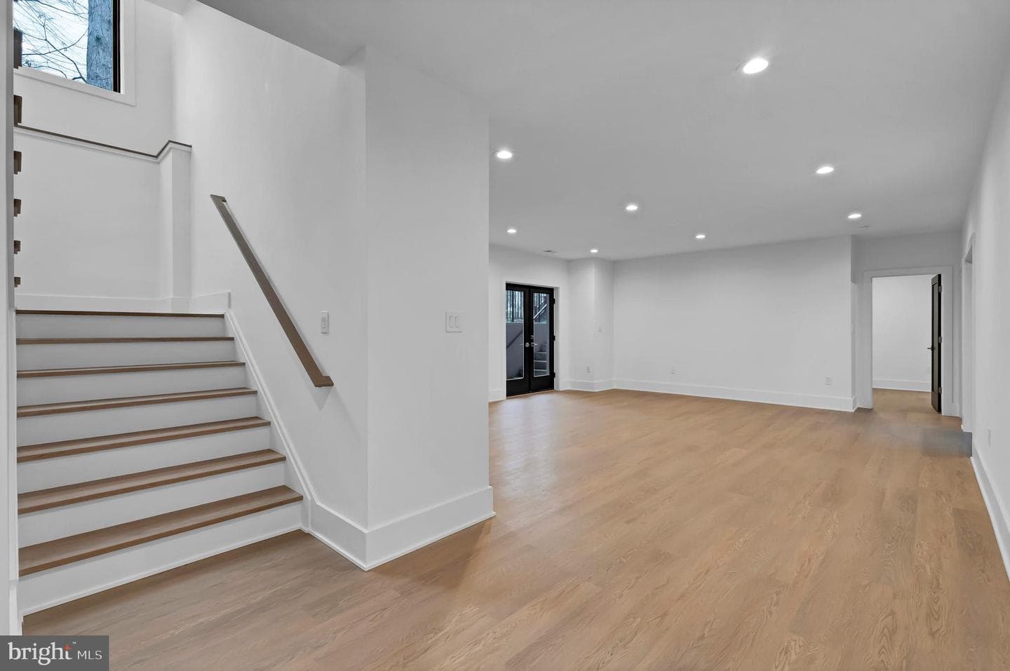 911 Myers Circle SW photo 98
