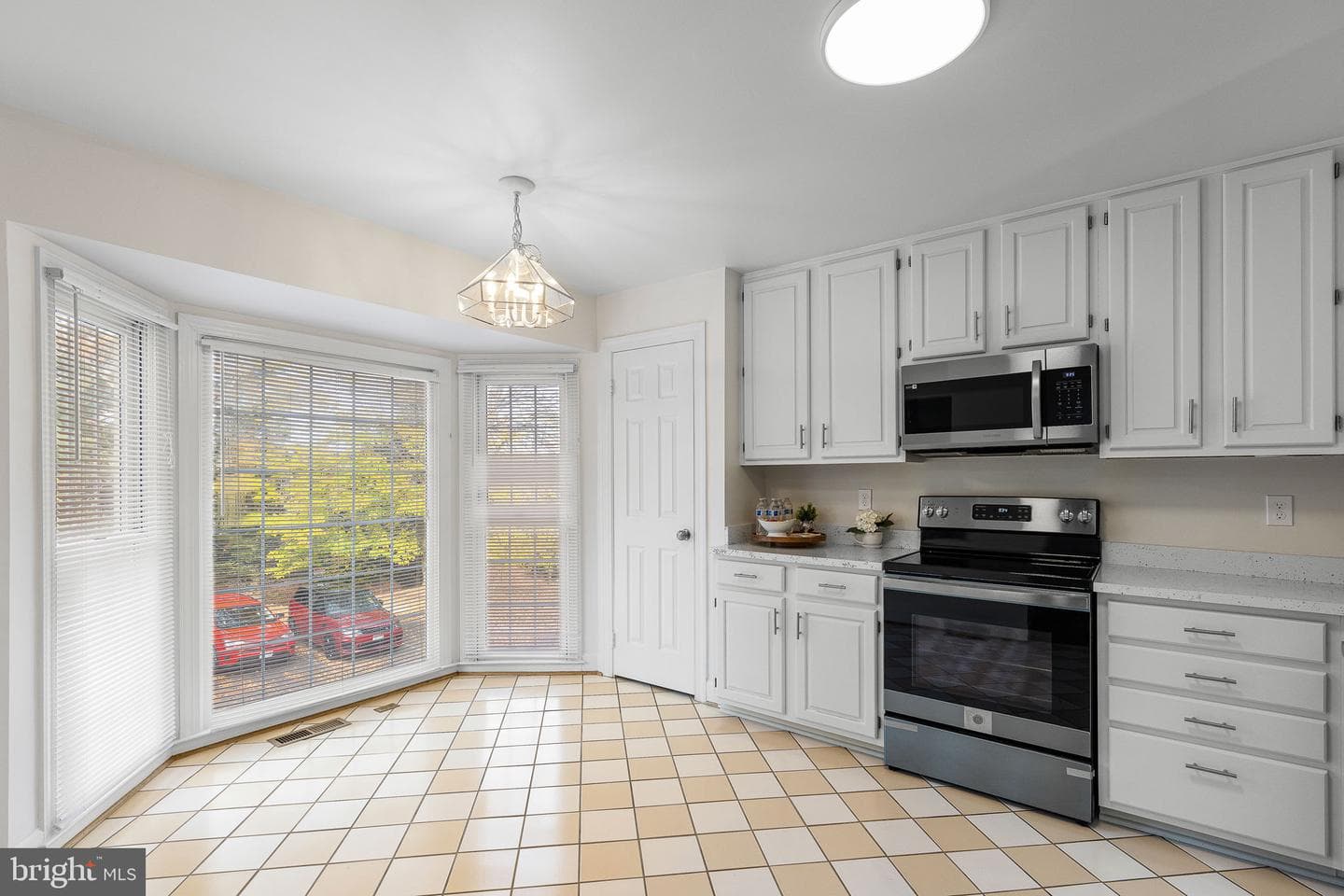 7711 Pott Court photo 9