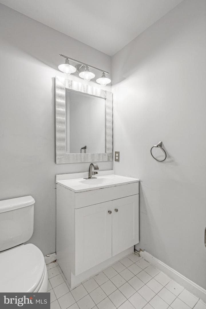 8210 Crossbrook Court #202 photo 12