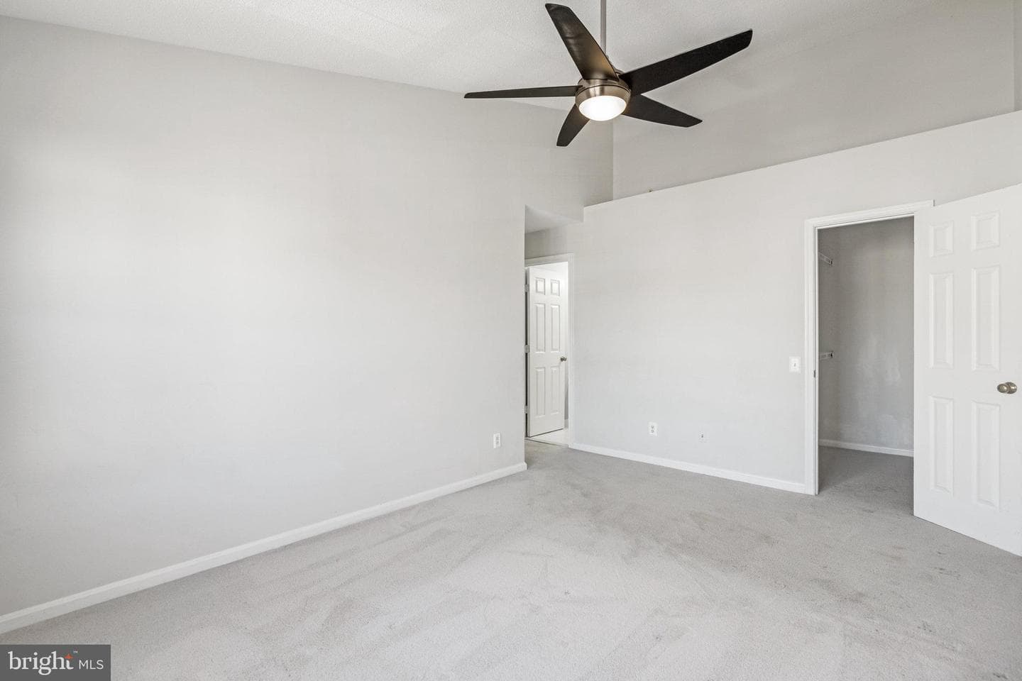 8210 Crossbrook Court #202 photo 17
