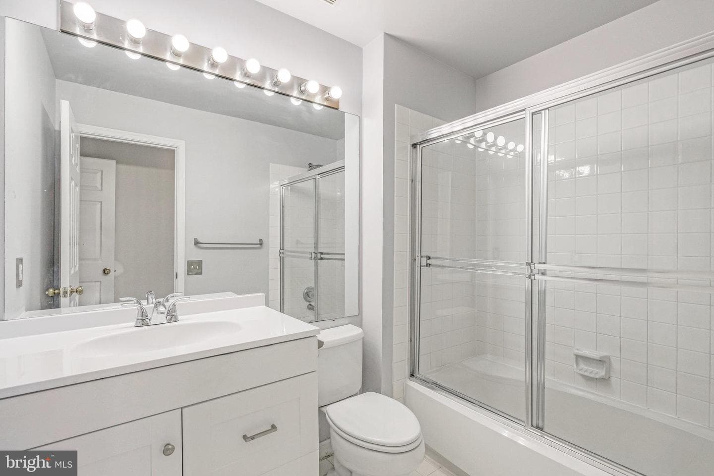 8210 Crossbrook Court #202 photo 18