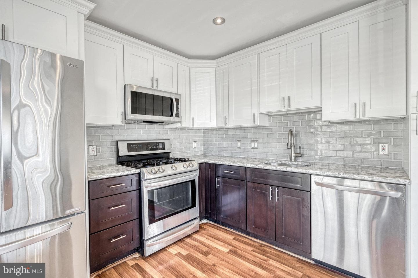 8210 Crossbrook Court #202 photo 9
