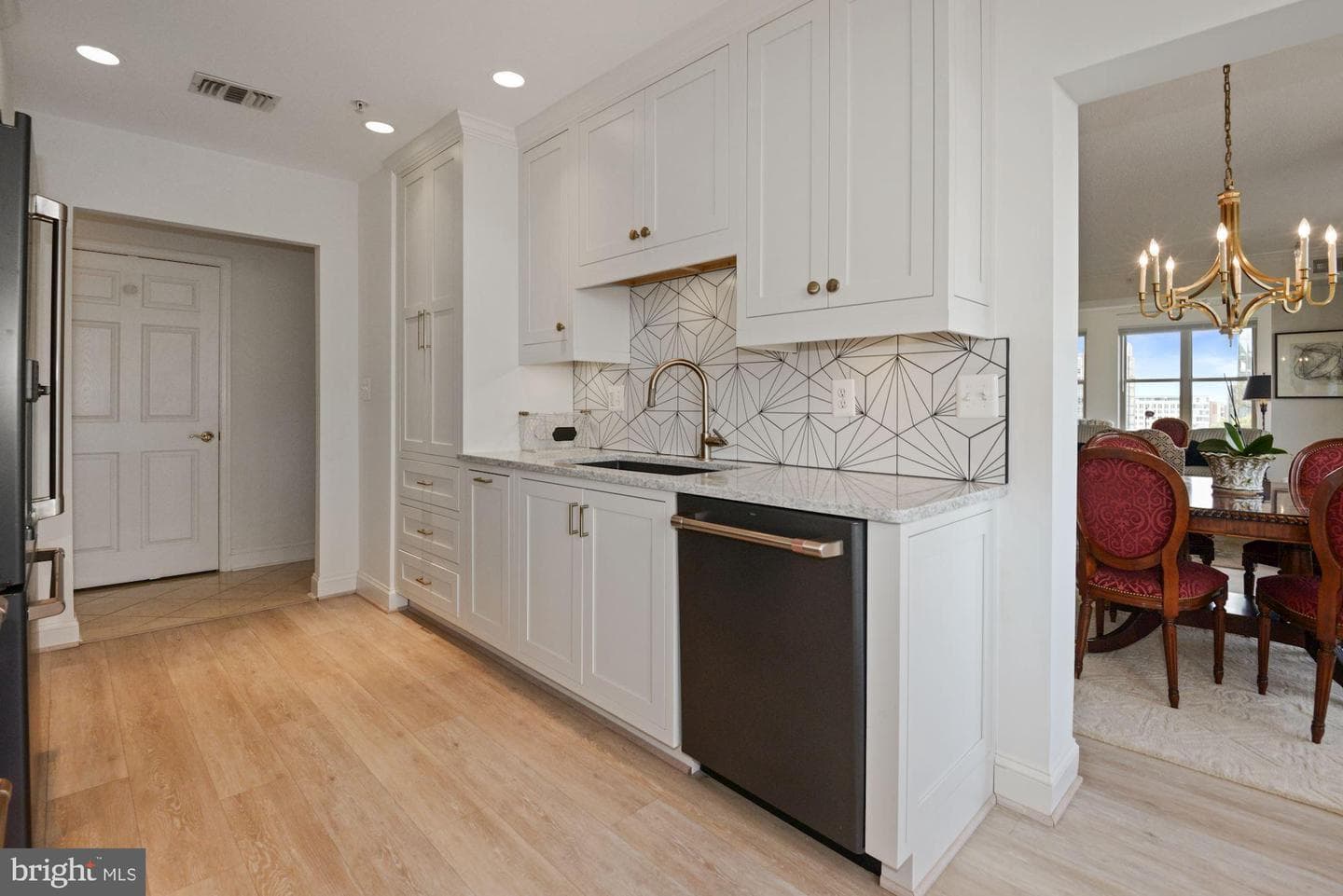 11776 Stratford House Place #807 photo 16