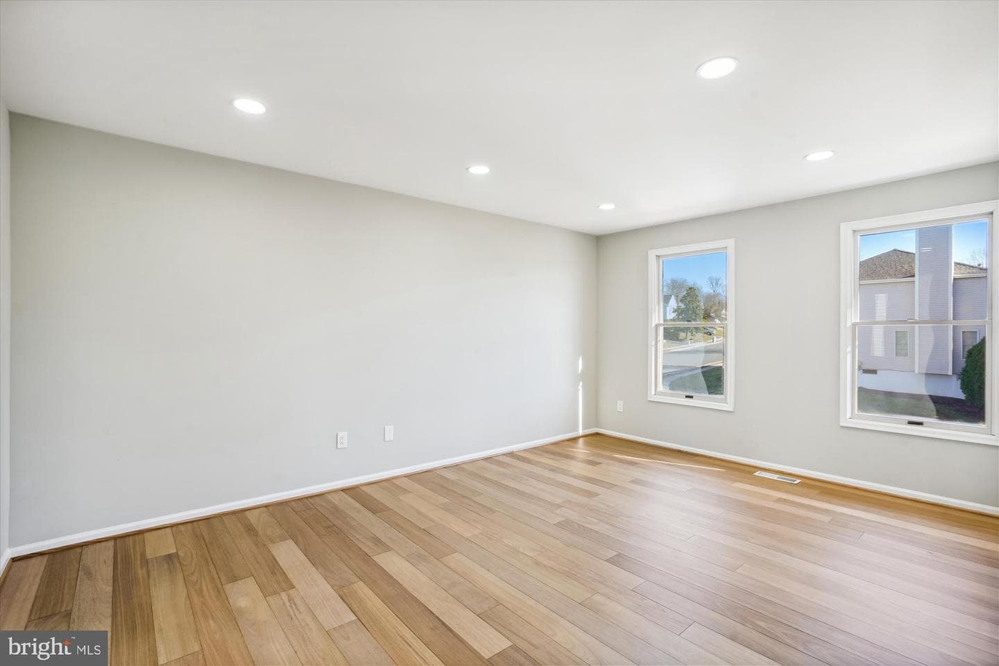 6480 Palisades photo 16