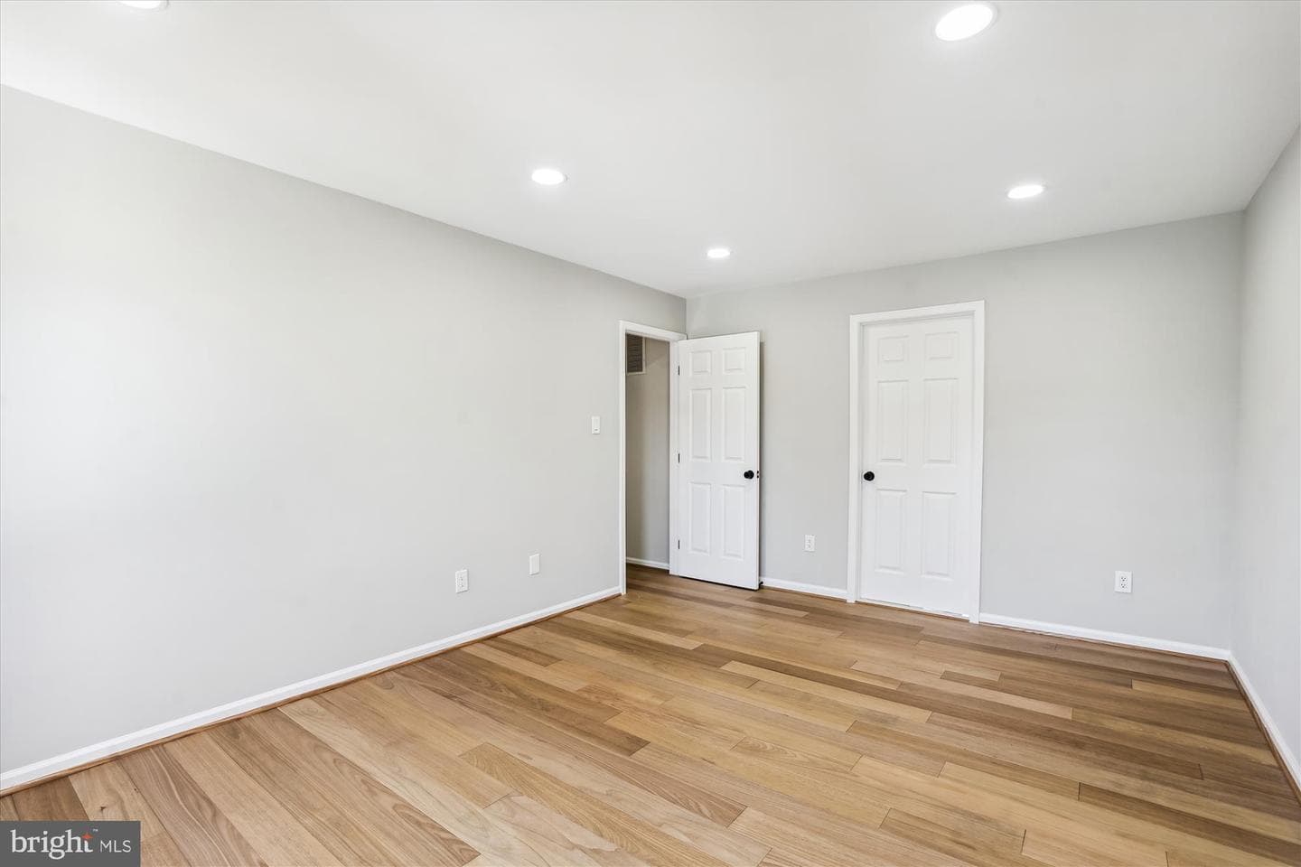 6480 Palisades photo 17