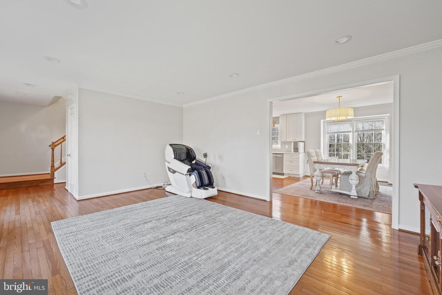 9625 Woodedge Drive photo 4