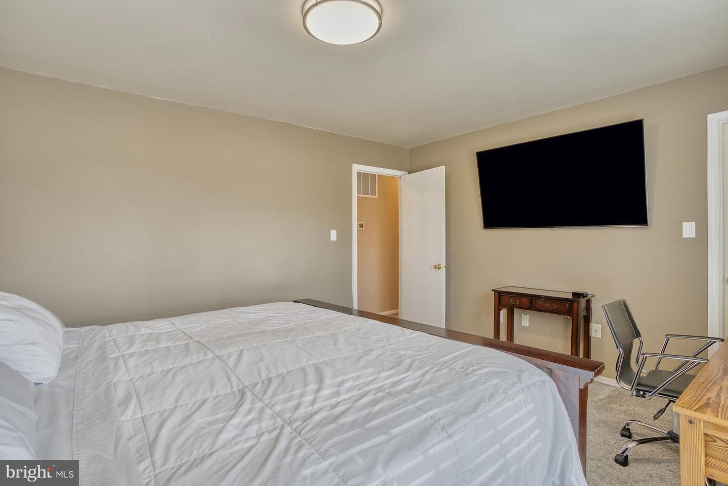 12821 Flagship Avenue photo 14