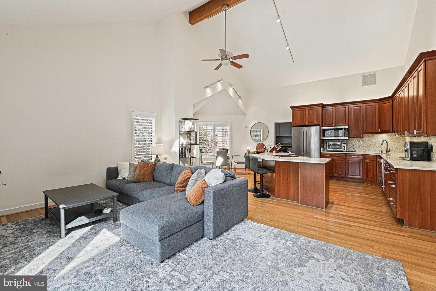 11591 Lake Newport Road photo 10
