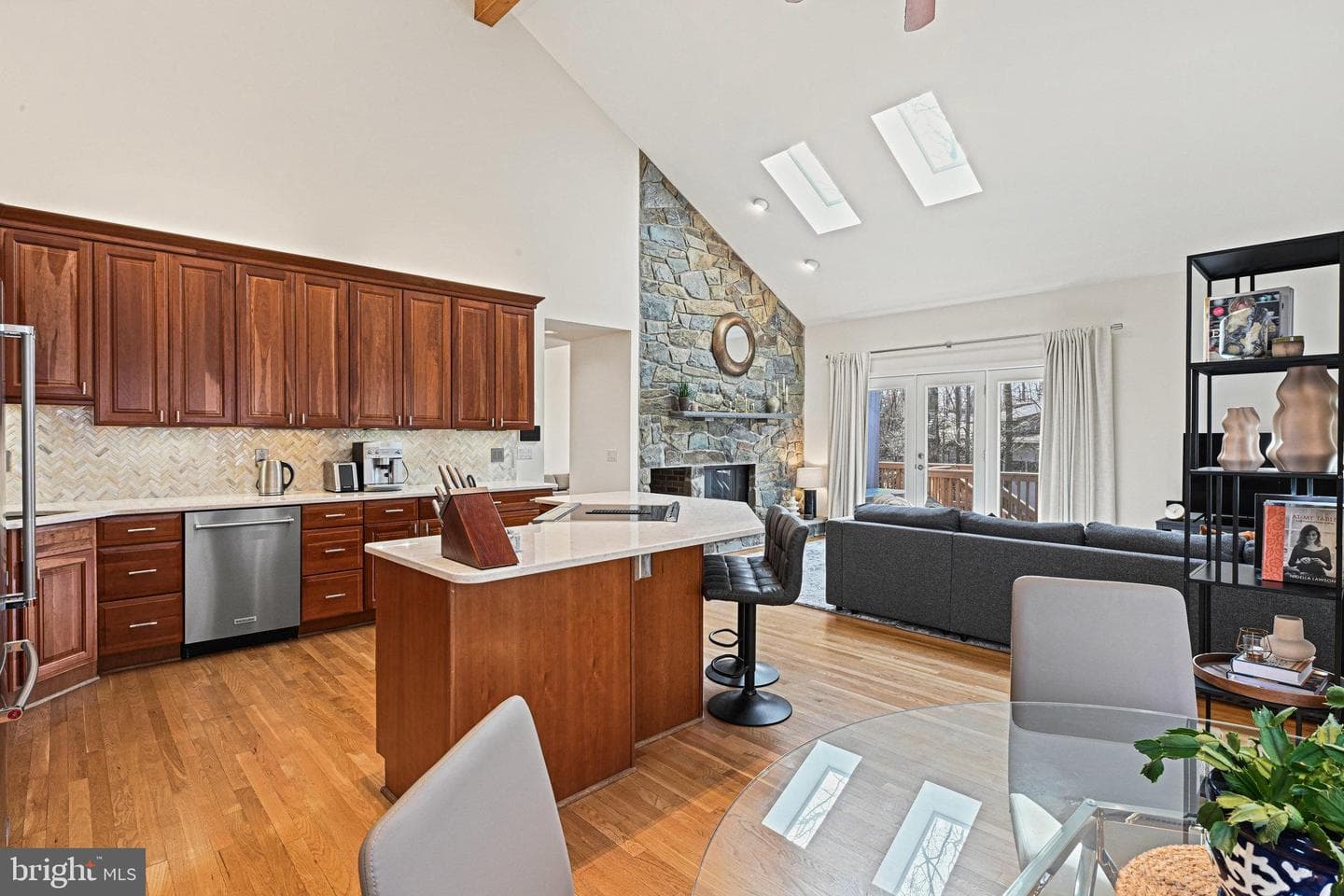11591 Lake Newport Road photo 18