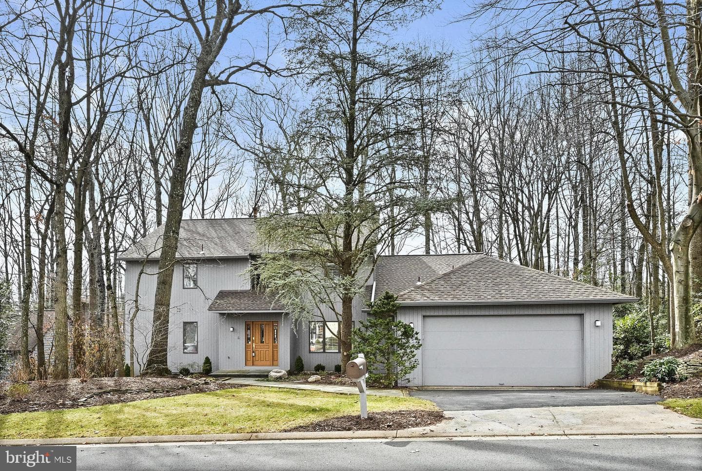 11591 Lake Newport Road photo 2