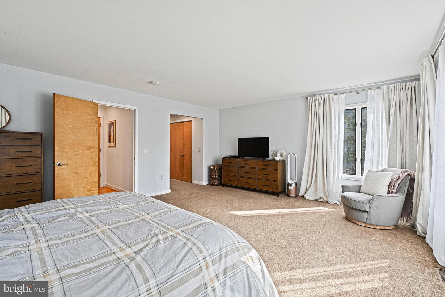 11591 Lake Newport Road photo 25