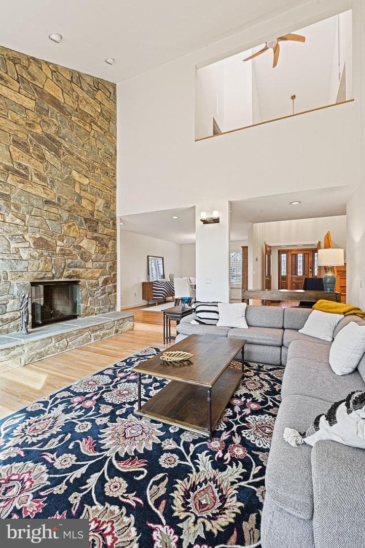 11591 Lake Newport Road photo 34