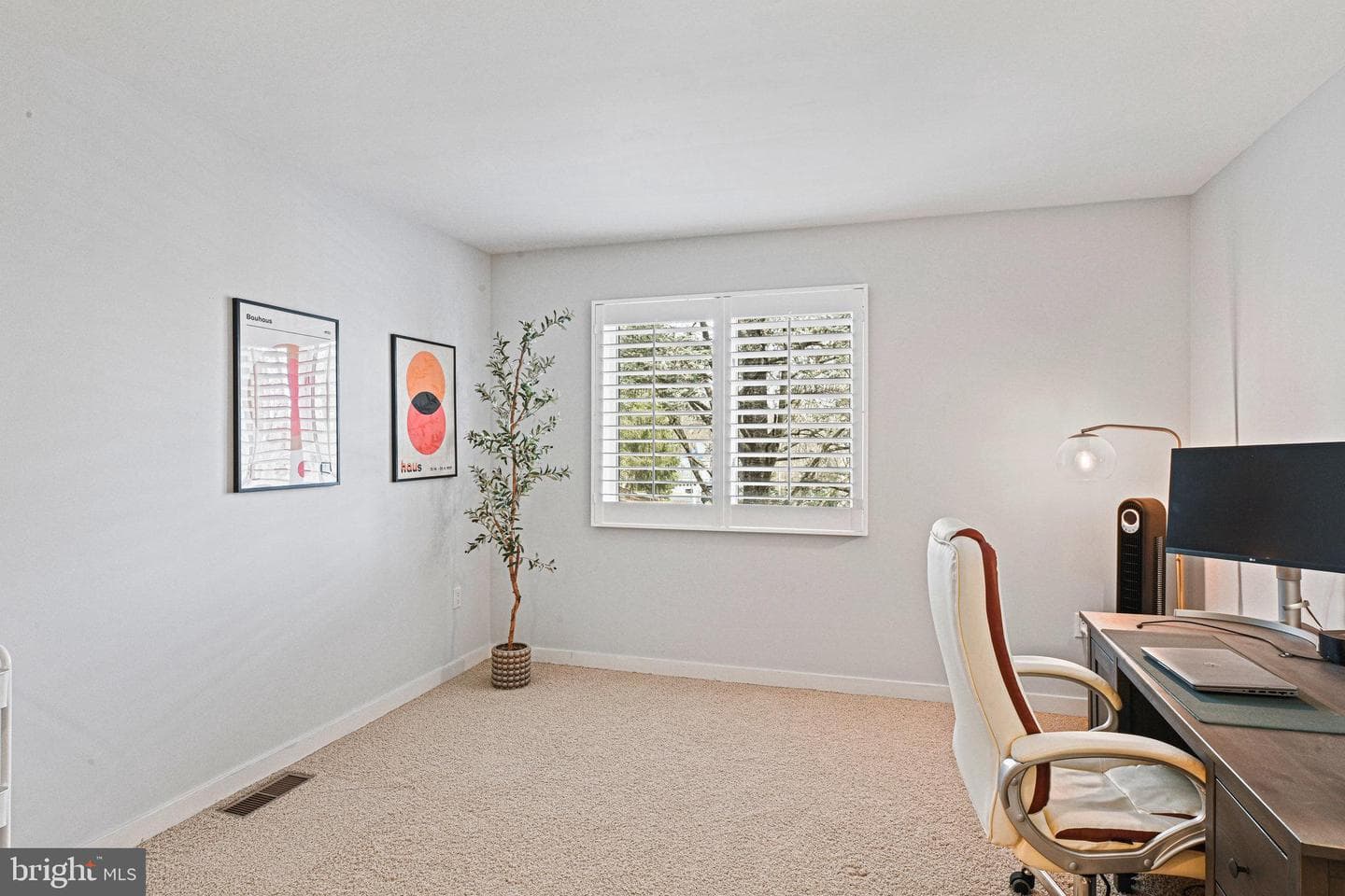 11591 Lake Newport Road photo 38