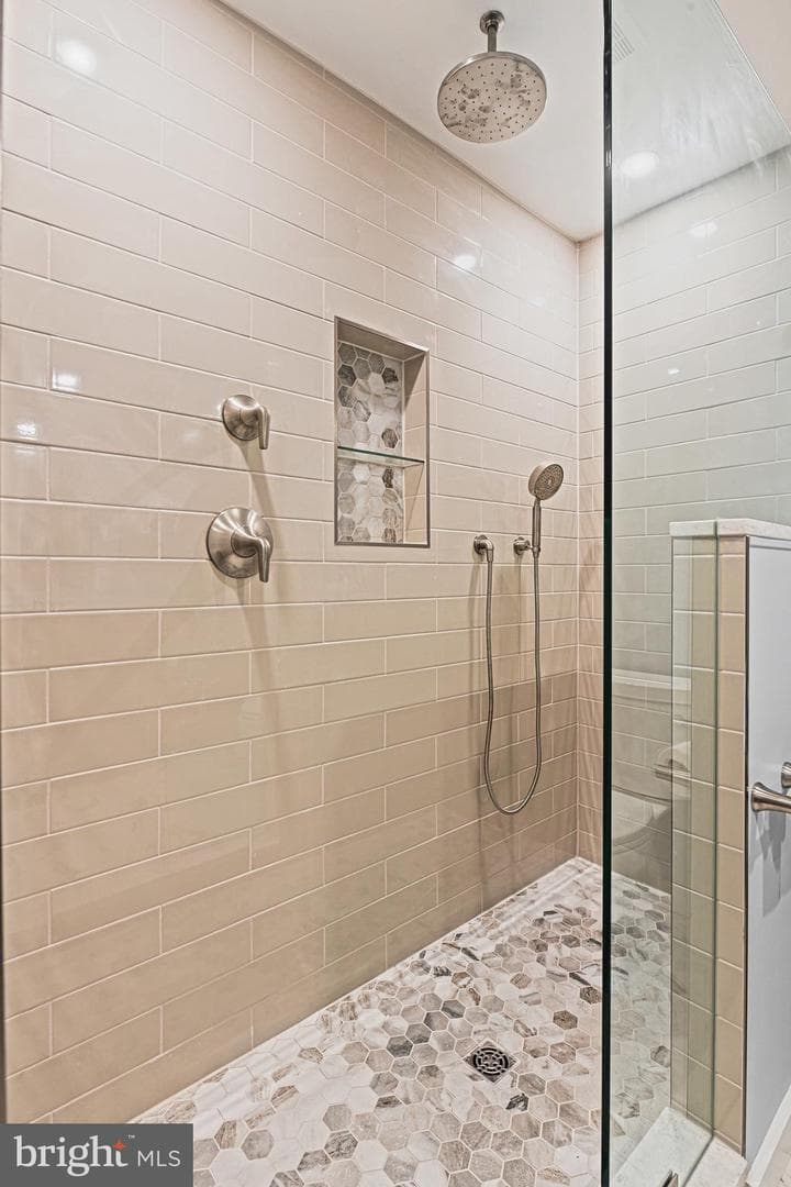 11591 Lake Newport Road photo 49