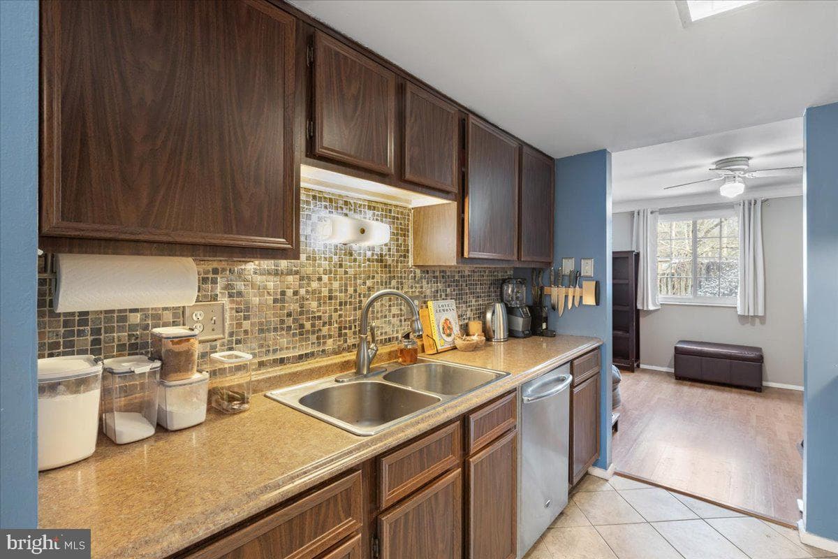 1581 Stowe Court photo 14
