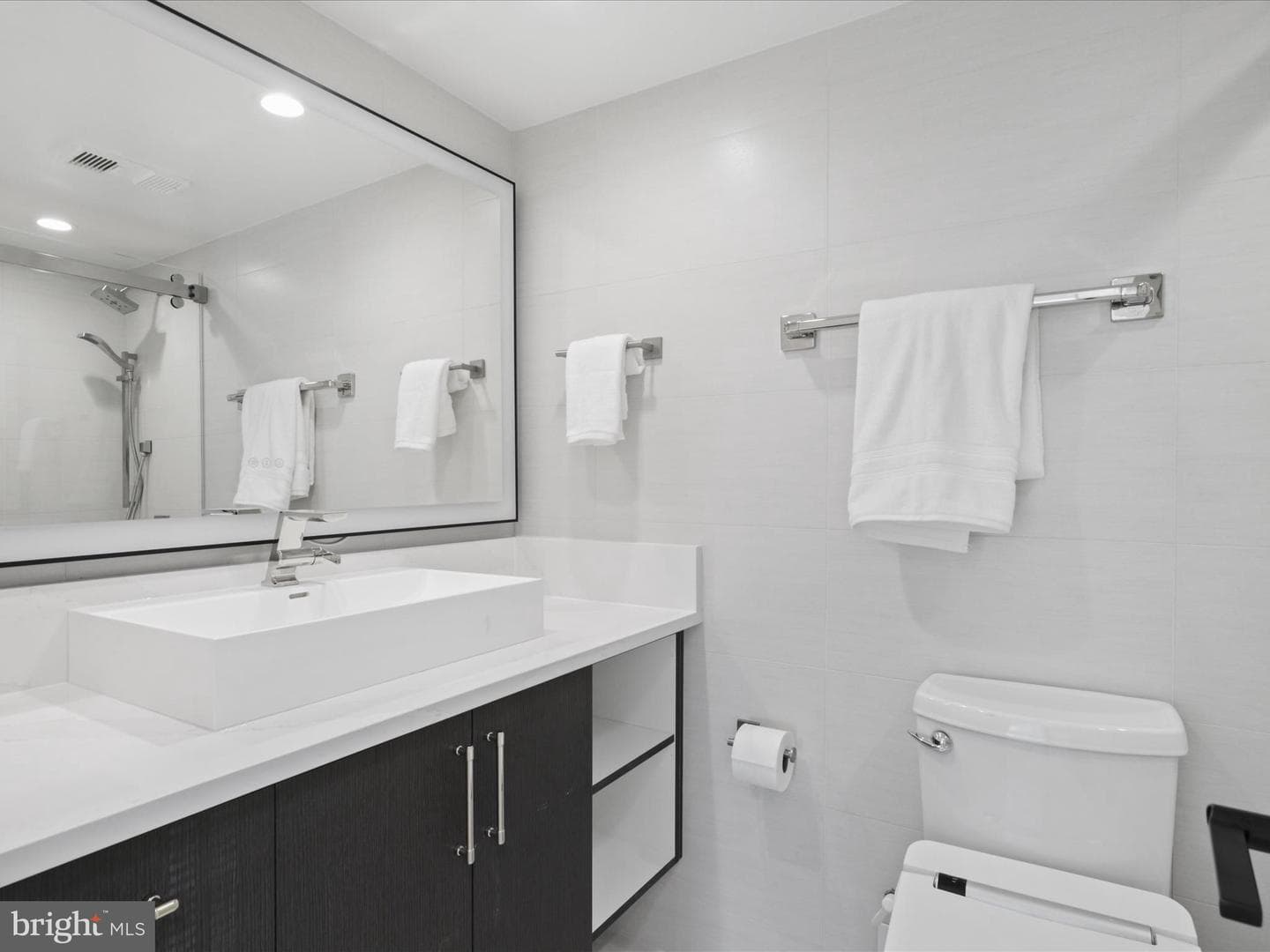 8370 Greensboro Drive #907 photo 25