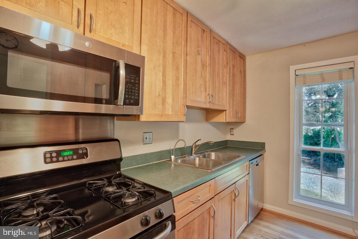 10198 Oakton Terrace Road photo 6