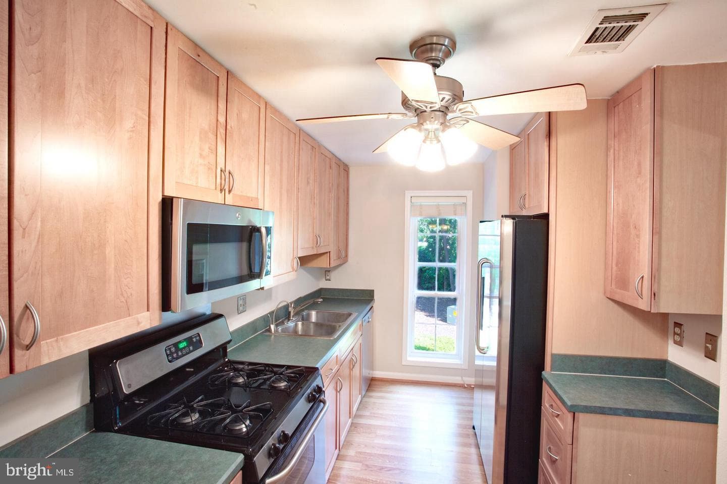 10198 Oakton Terrace Road photo 7