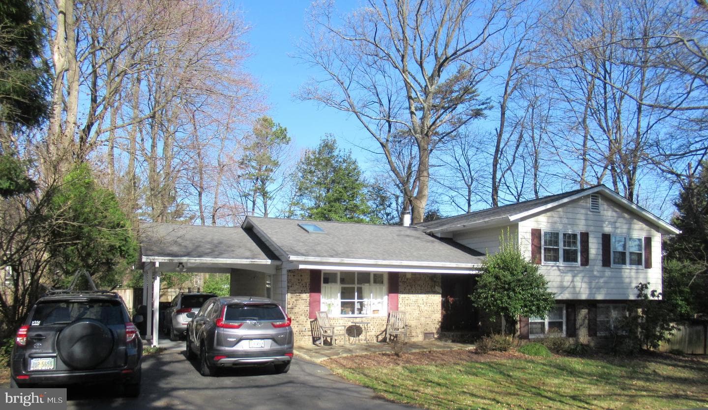 352 Ayr Hill Avenue NE photo 2