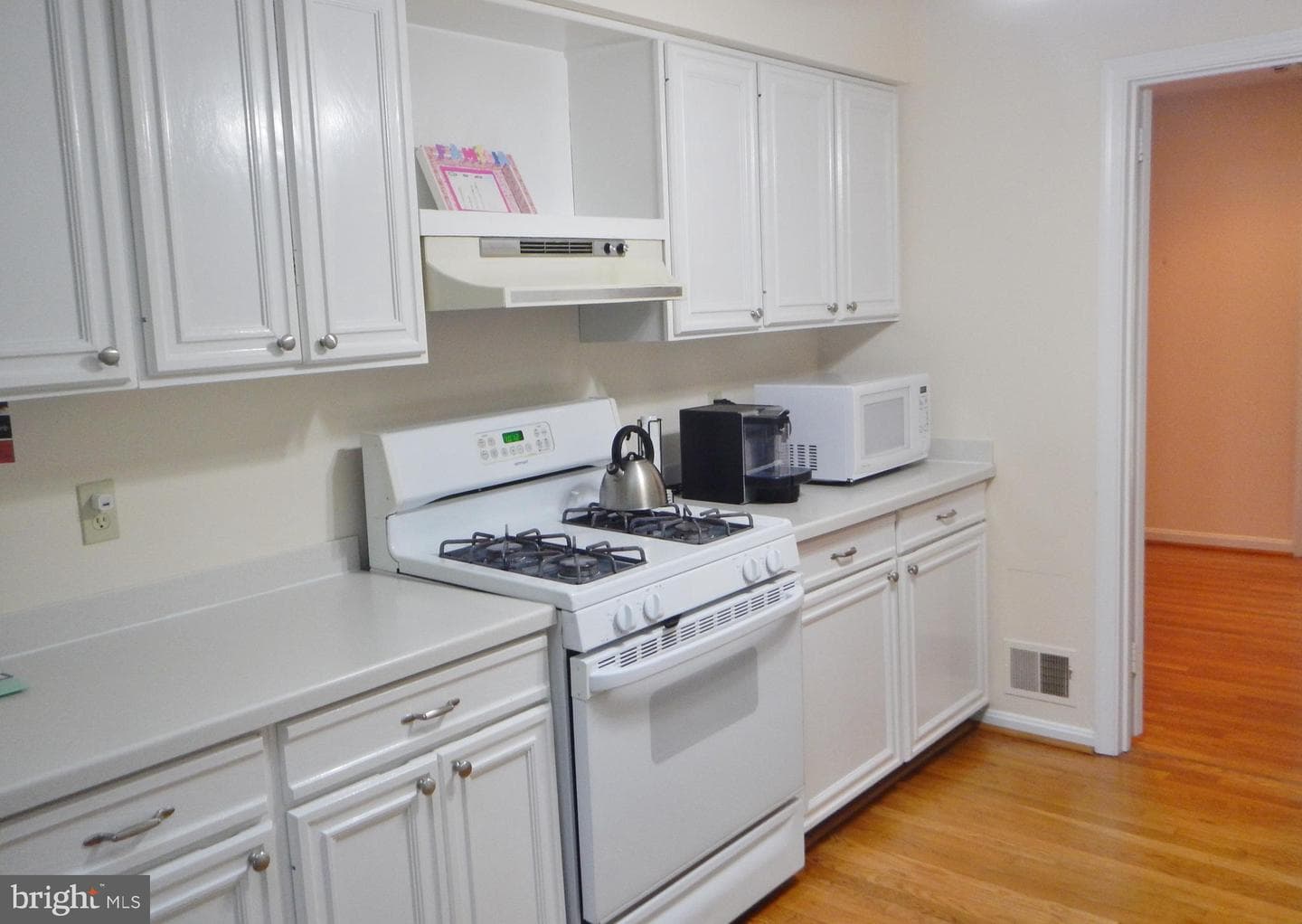 352 Ayr Hill Avenue NE photo 9
