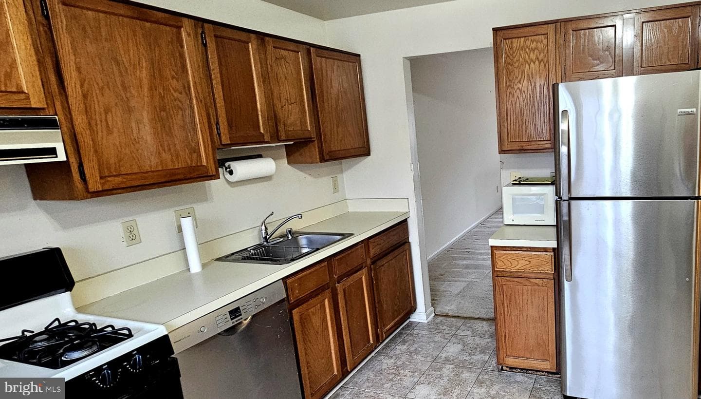 8014 Dayspring Court photo 4