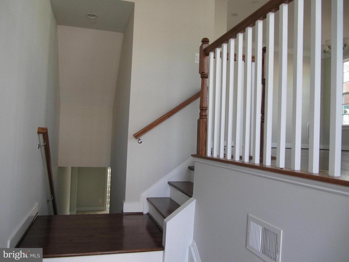 4364 High Oak Lane photo 3