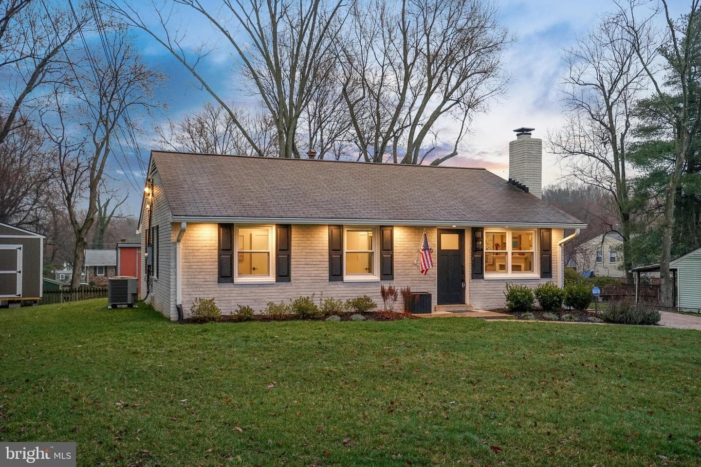 4915 Erie Street photo 1