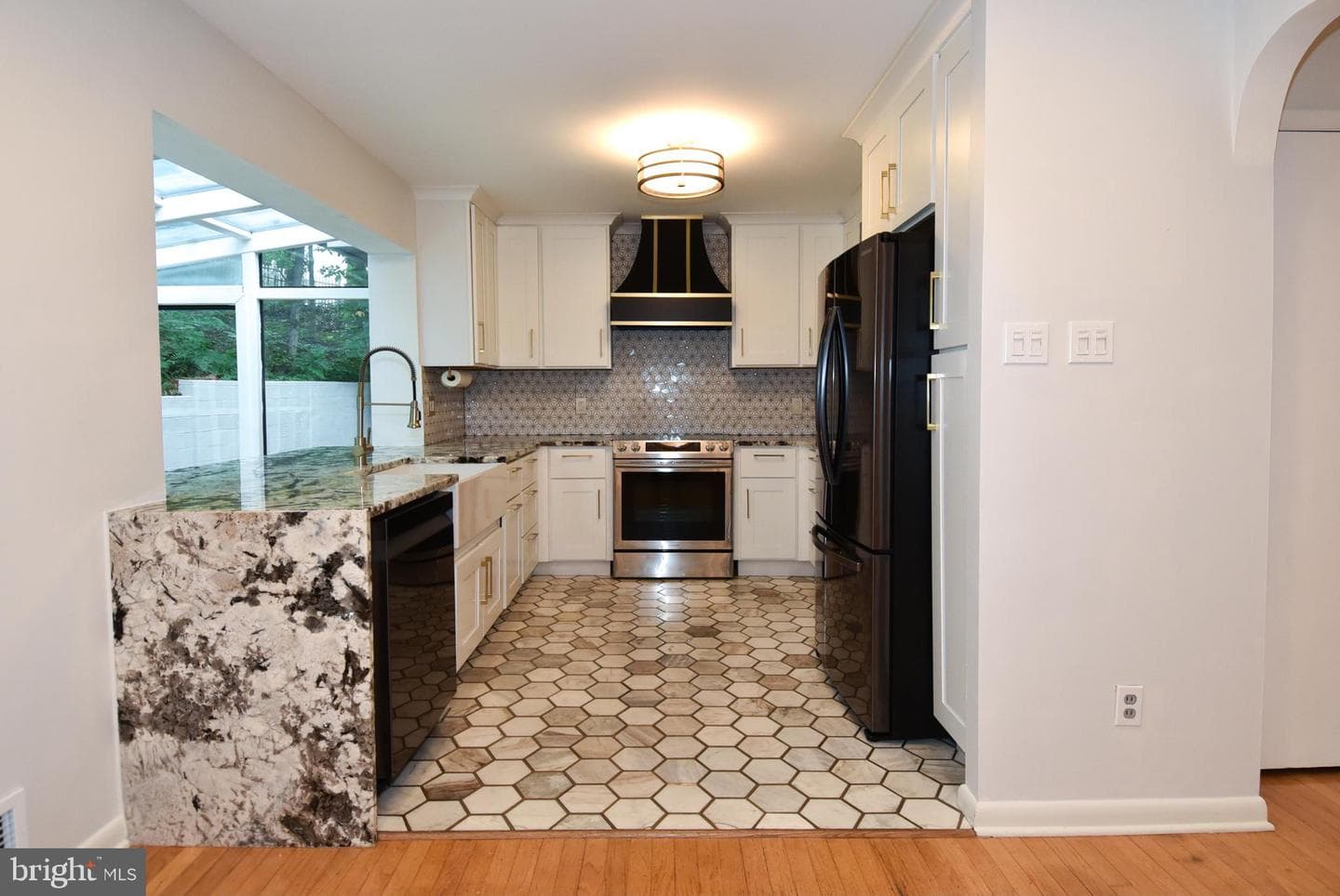 5232 Cherokee Avenue photo 9