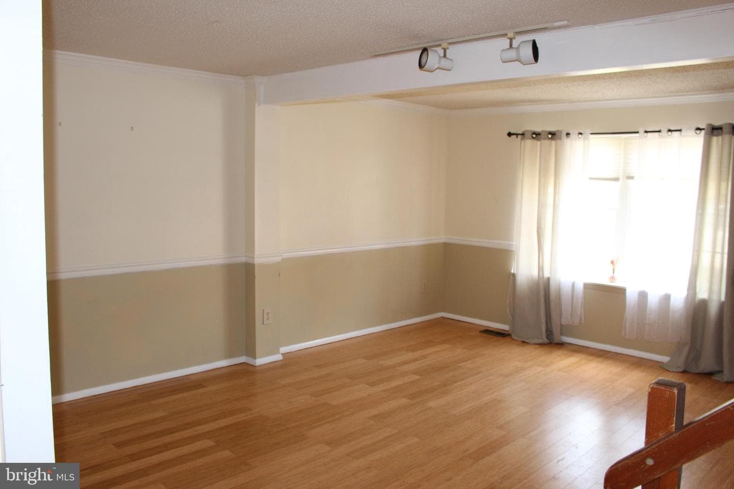 6827 Heatherway Court photo 12