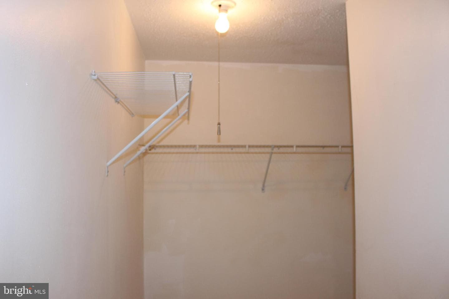6827 Heatherway Court photo 15