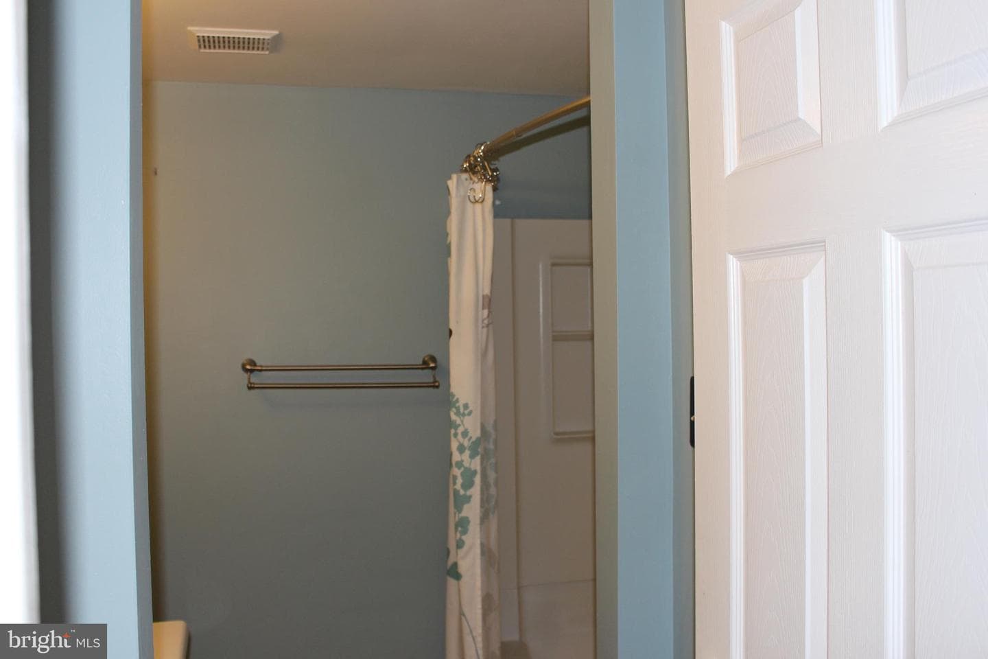6827 Heatherway Court photo 17