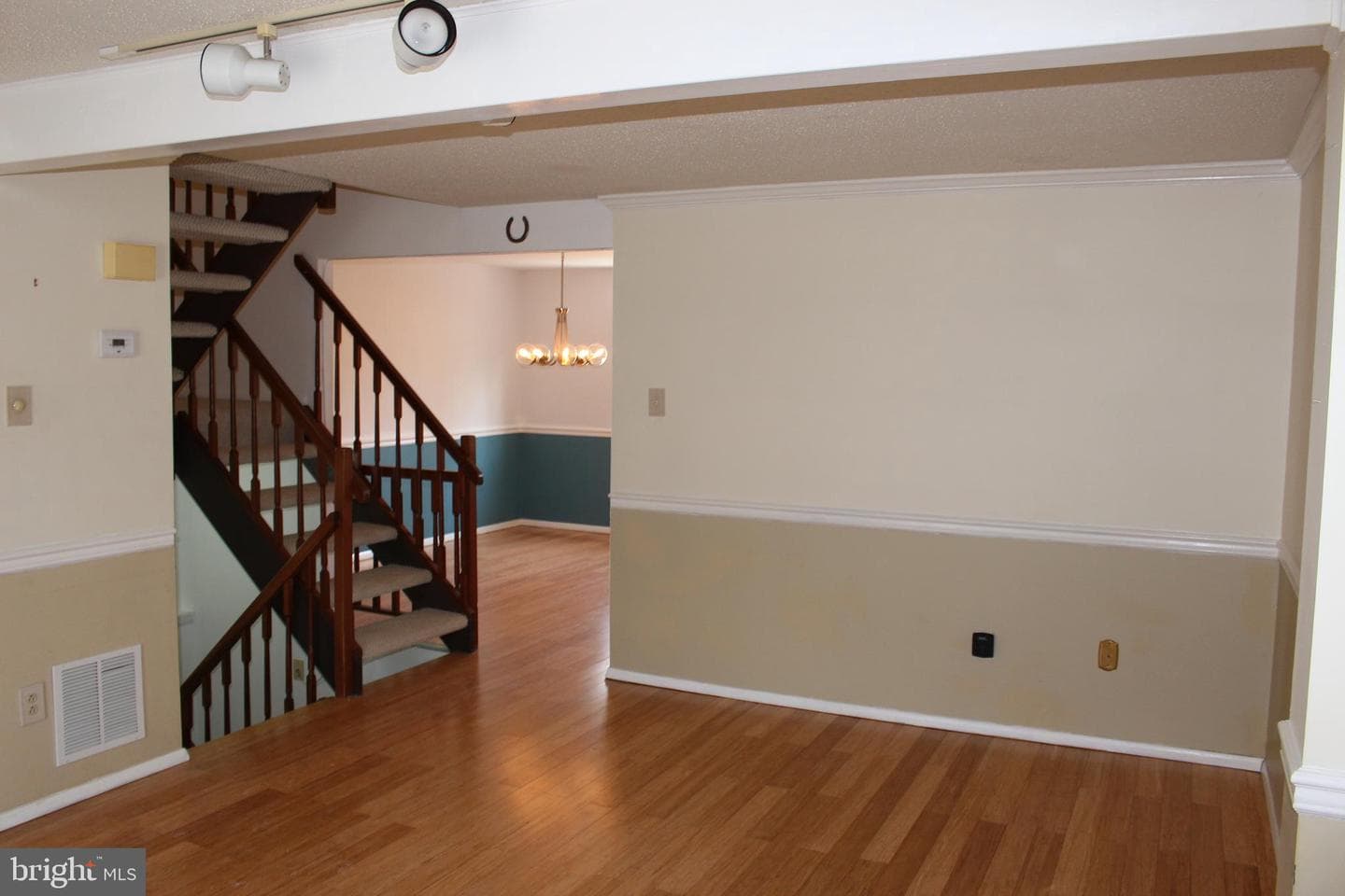 6827 Heatherway Court photo 20