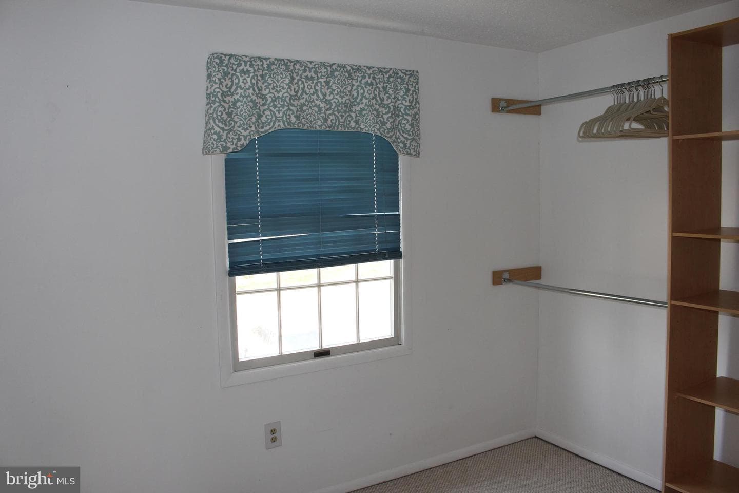 6827 Heatherway Court photo 23