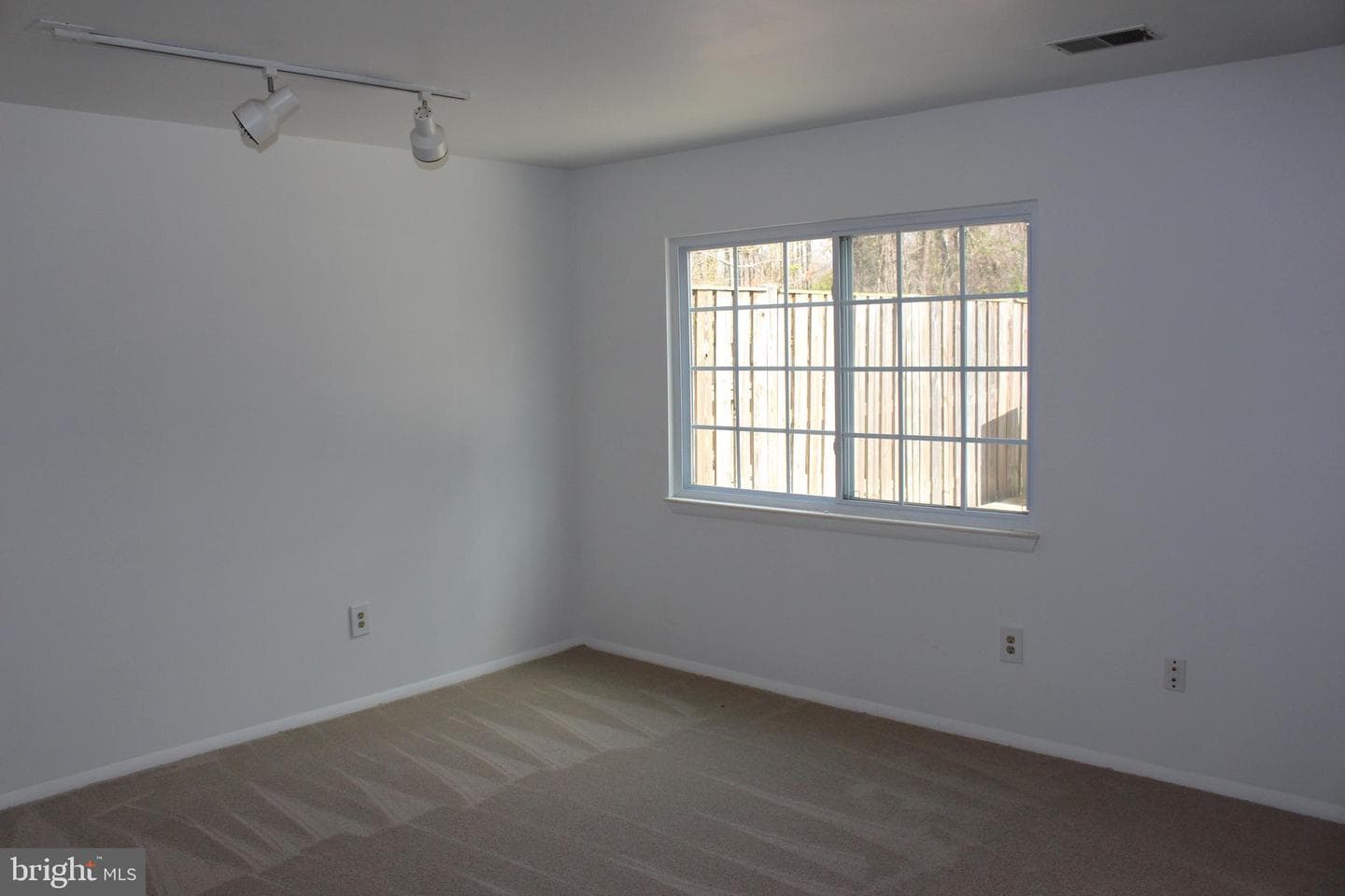 6827 Heatherway Court photo 27