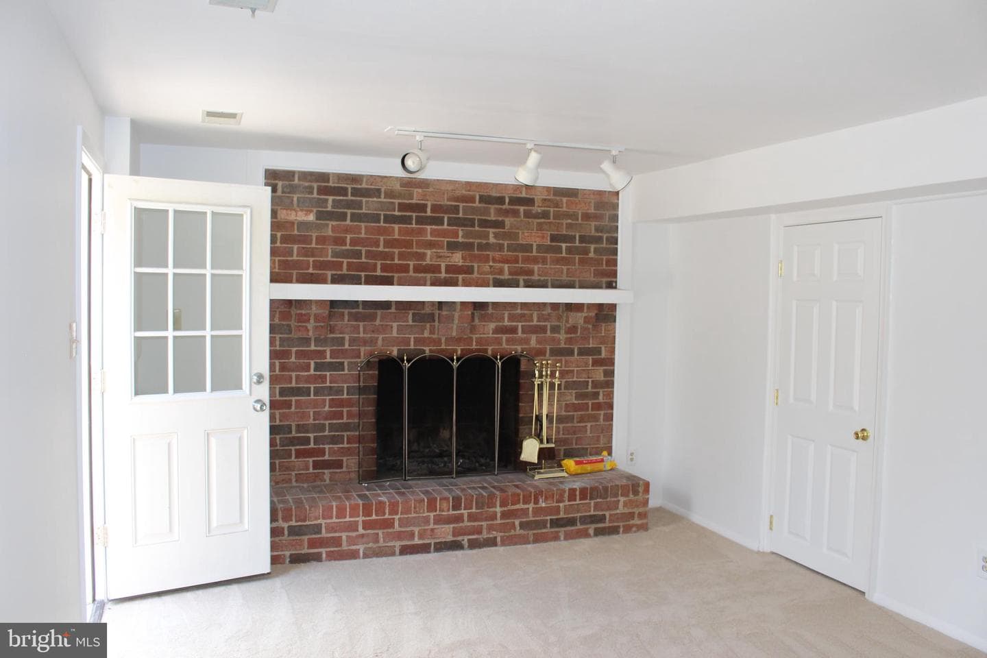 6827 Heatherway Court photo 28