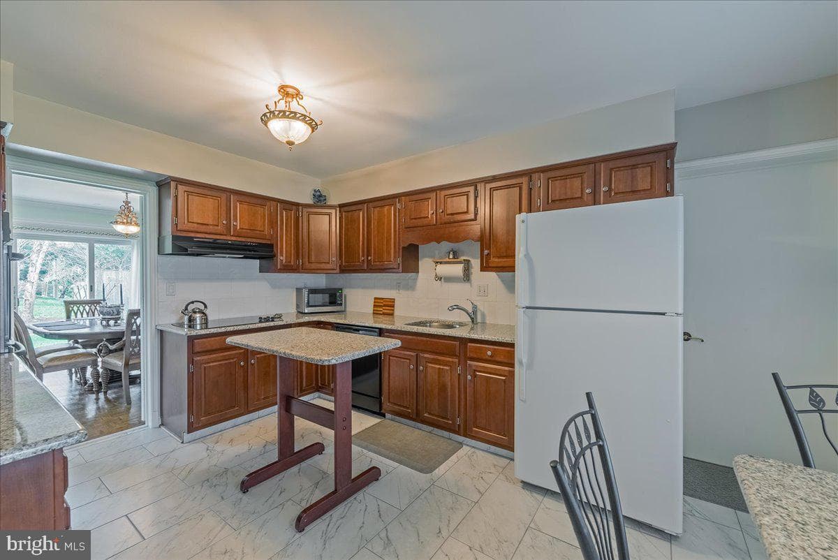 7408 Gatewood Court photo 7
