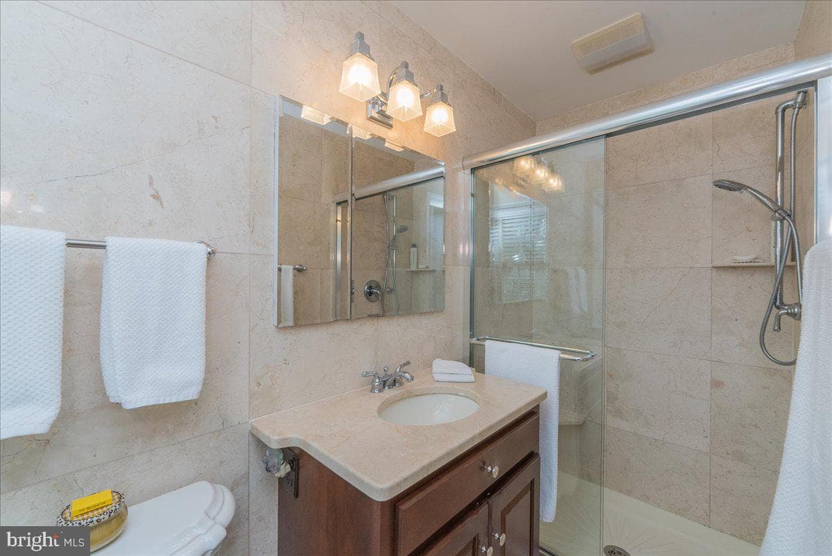 7408 Gatewood Court photo 9