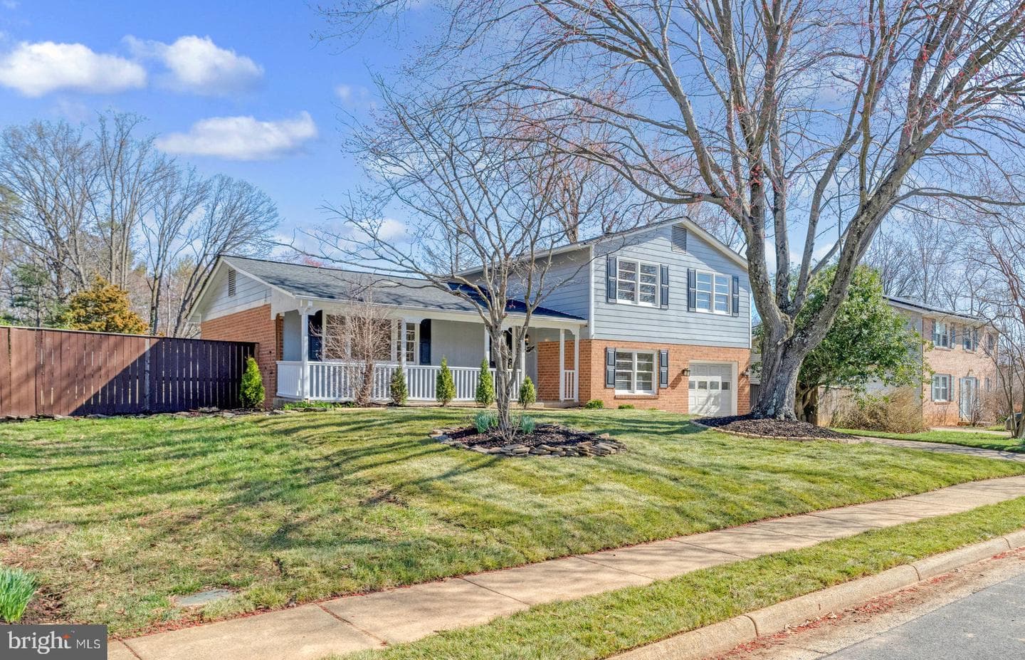 4796 Tapestry Drive photo 2