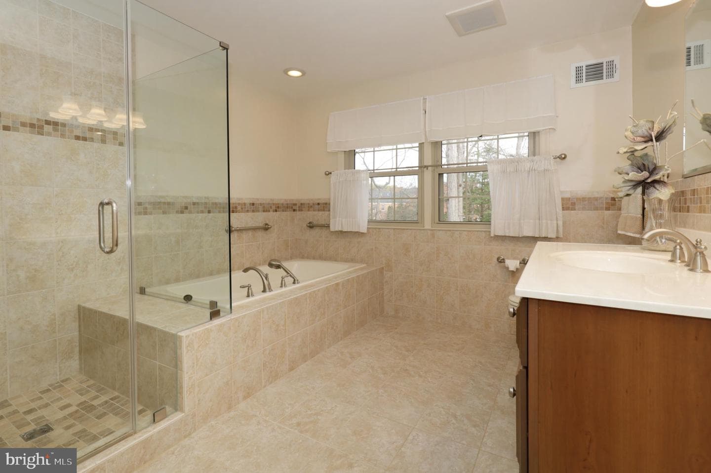 5040 Portsmouth Road photo 10