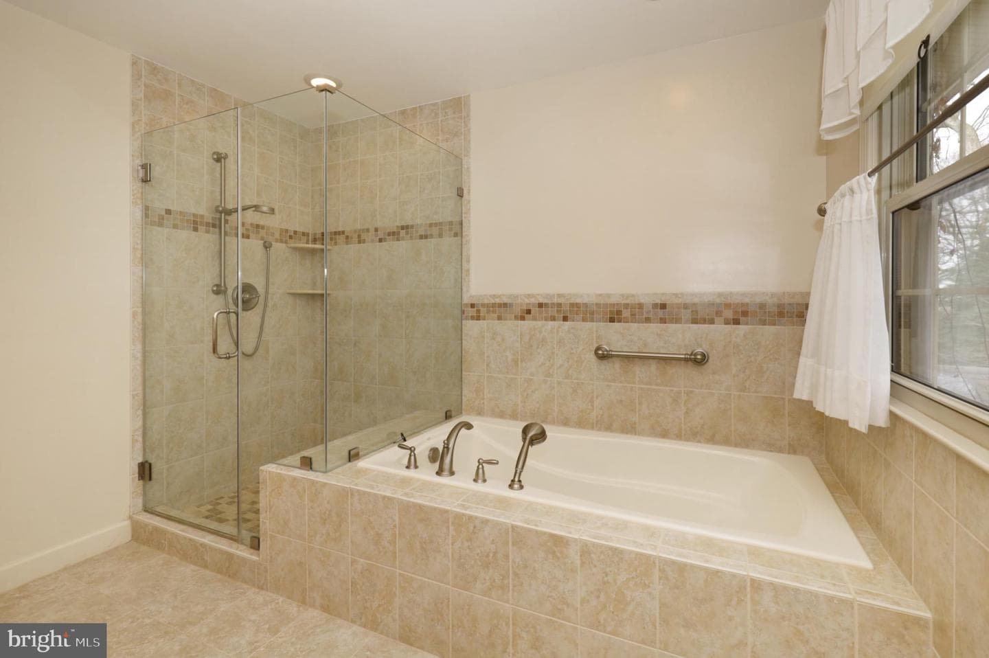 5040 Portsmouth Road photo 11