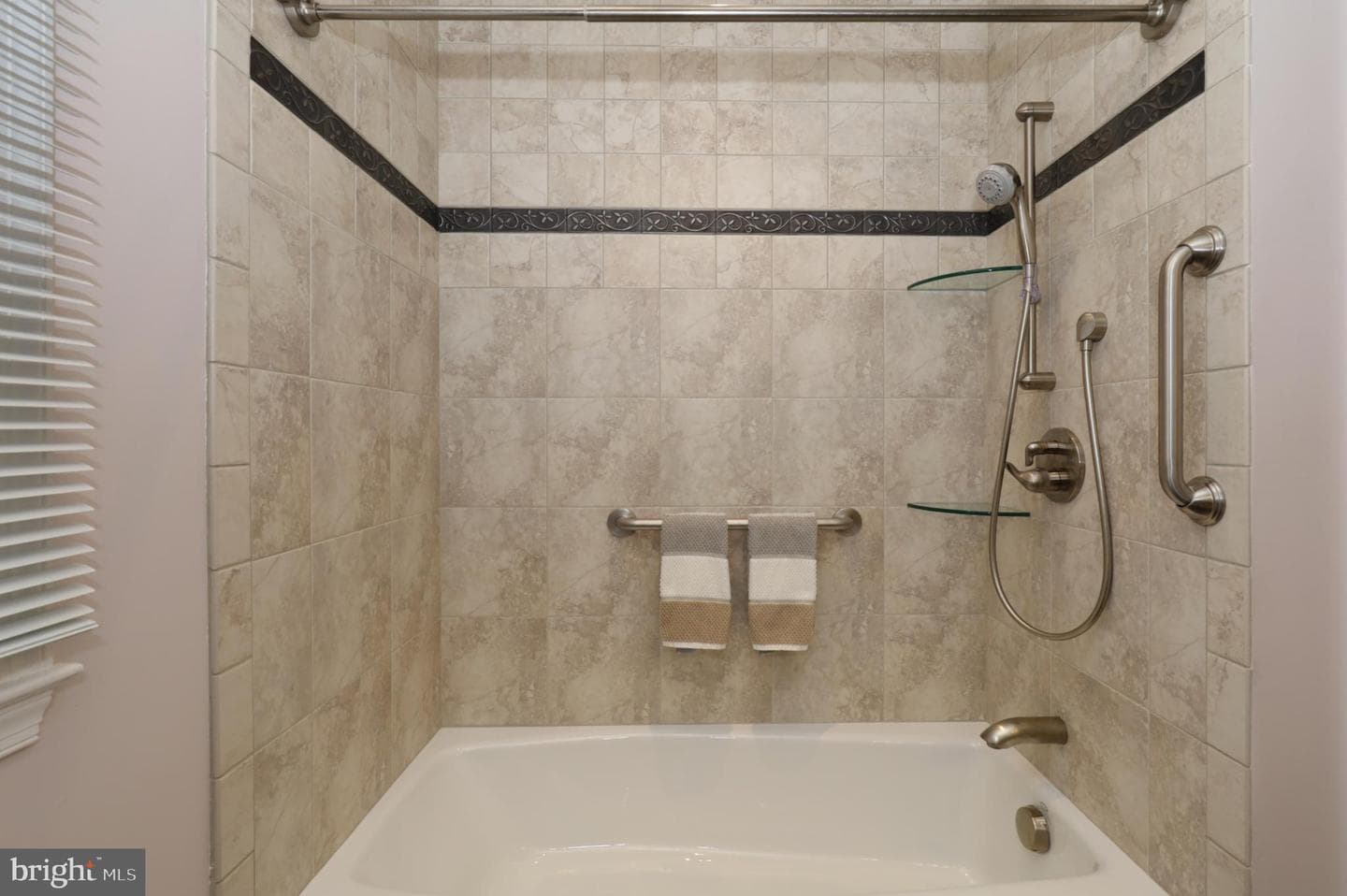 5040 Portsmouth Road photo 15