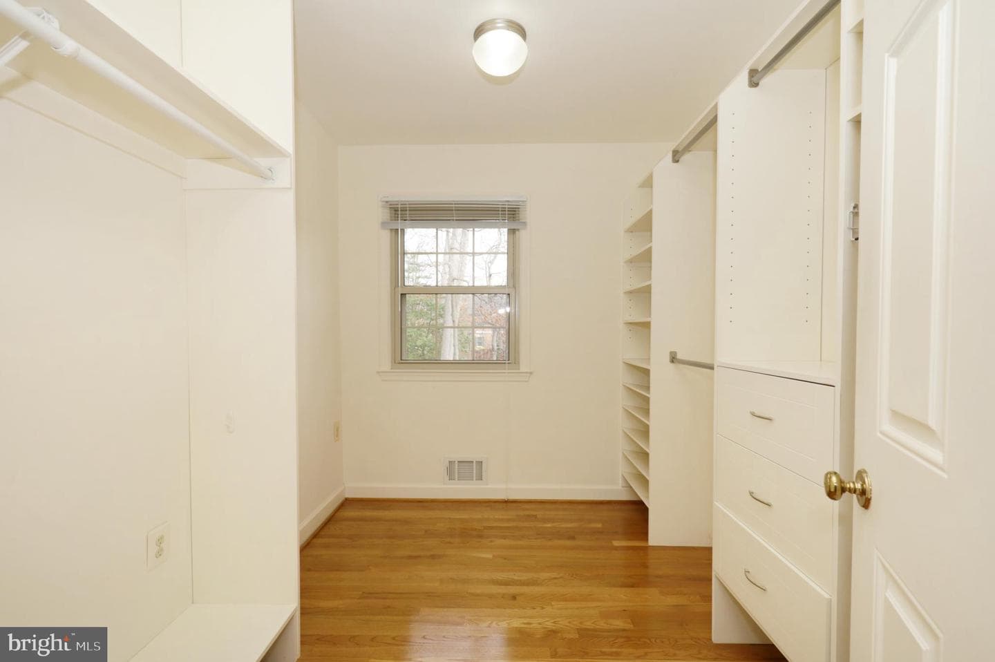 5040 Portsmouth Road photo 8