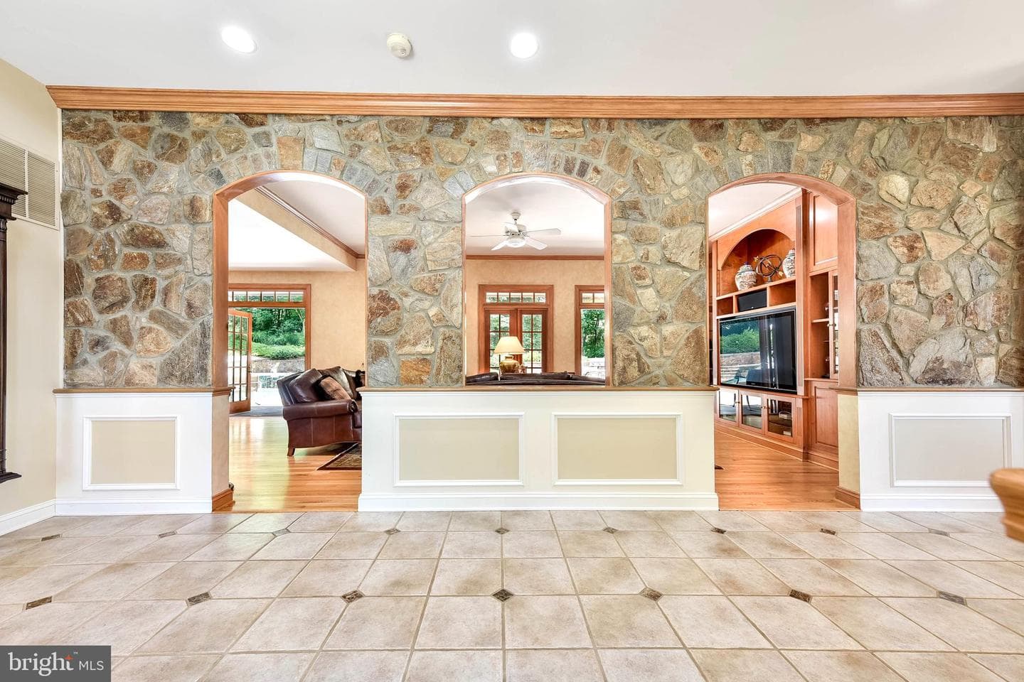 1404 Wynhurst Lane photo 14