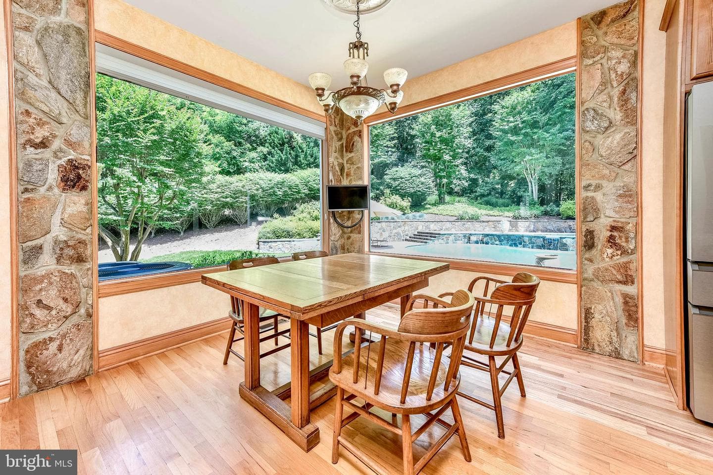 1404 Wynhurst Lane photo 29