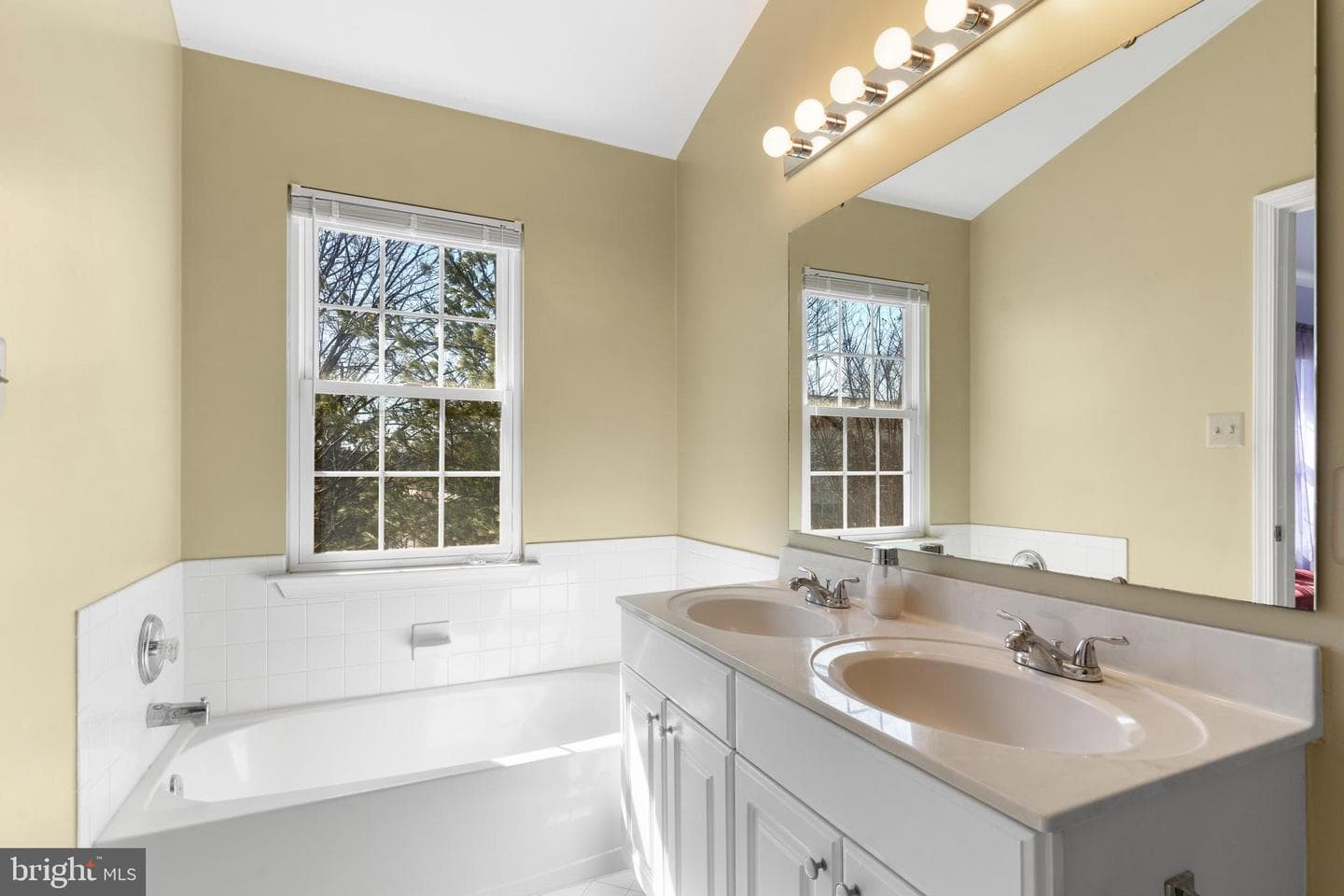 13116 Willow Stream Lane photo 7