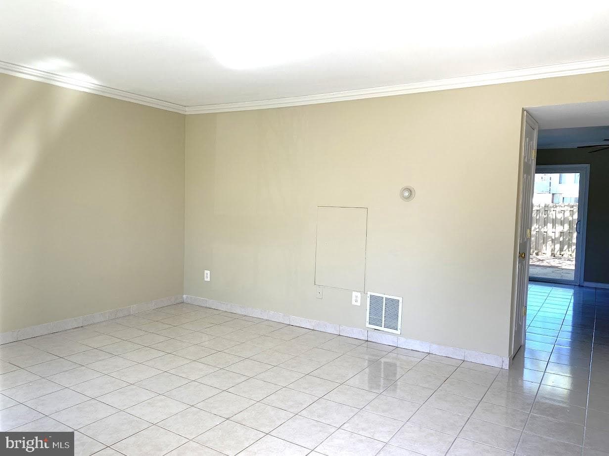 1121 Whitewater Place photo 2