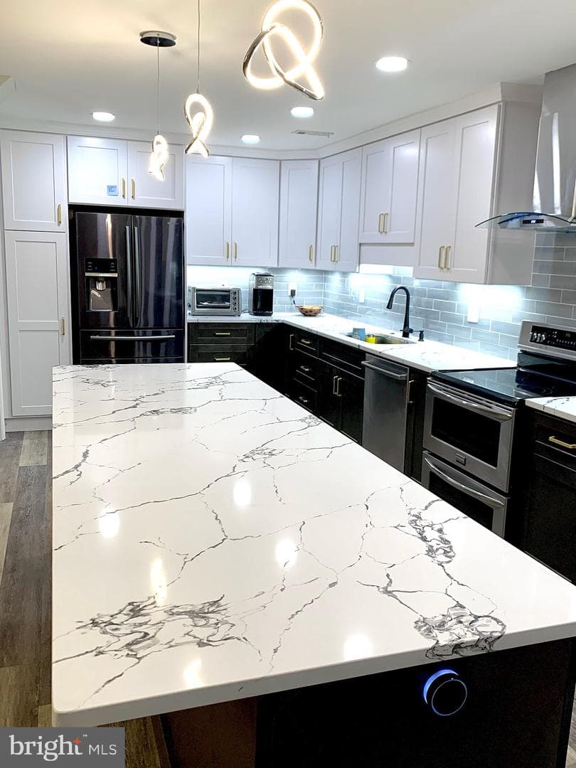 10226 Faire Commons Court photo 5