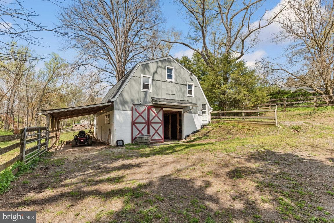 10505 Wickens Road photo 41