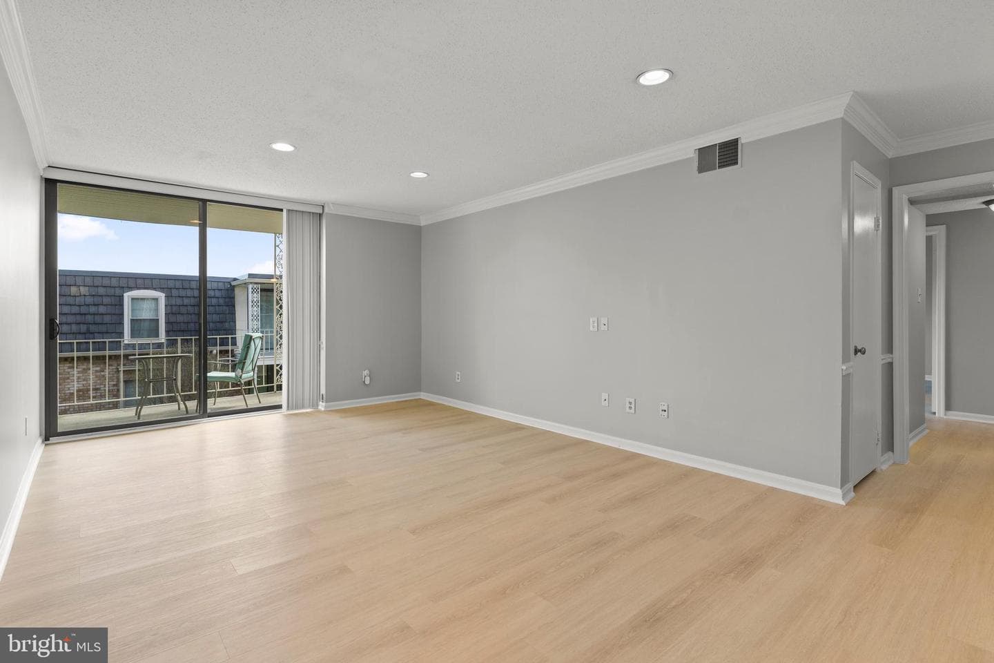 3119 Patrick Henry Drive #422 photo 1
